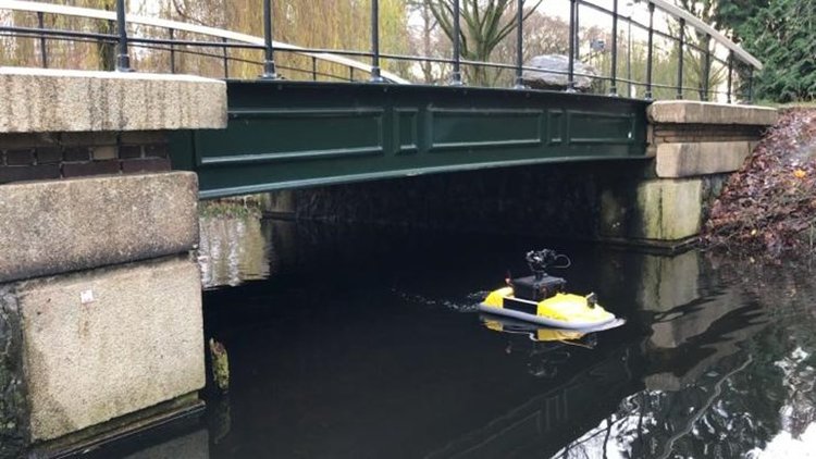 Drones inspecteren bruggen in Rotterdam