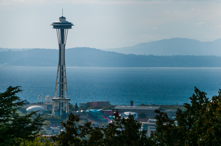 Drone botst op Seattle Space Needle tijdens oudjaarsdag